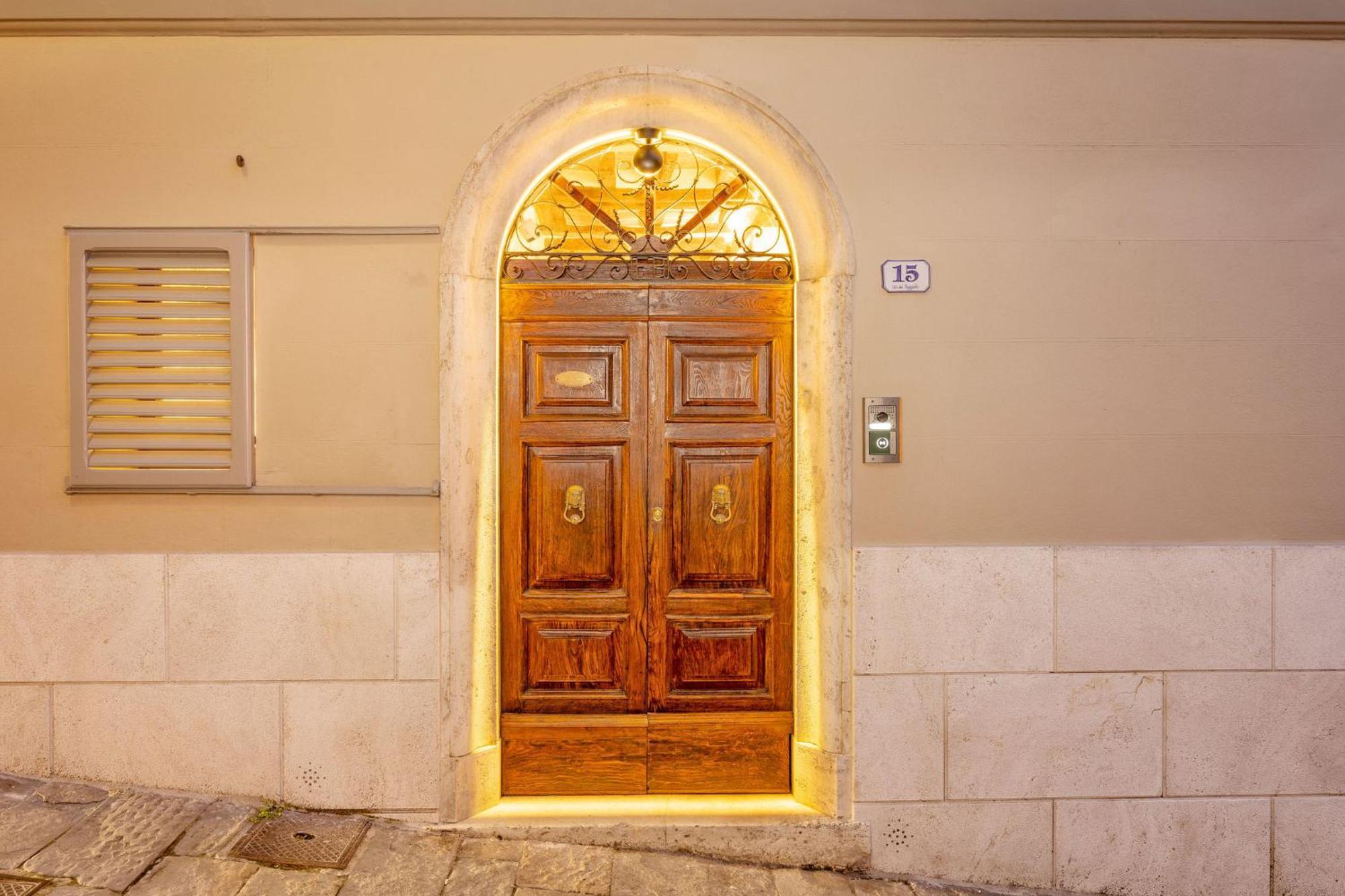 Palazzo Falcinelli Luxury Room In Montepulciano Center With Air Conditioning And Elevator Exterior photo