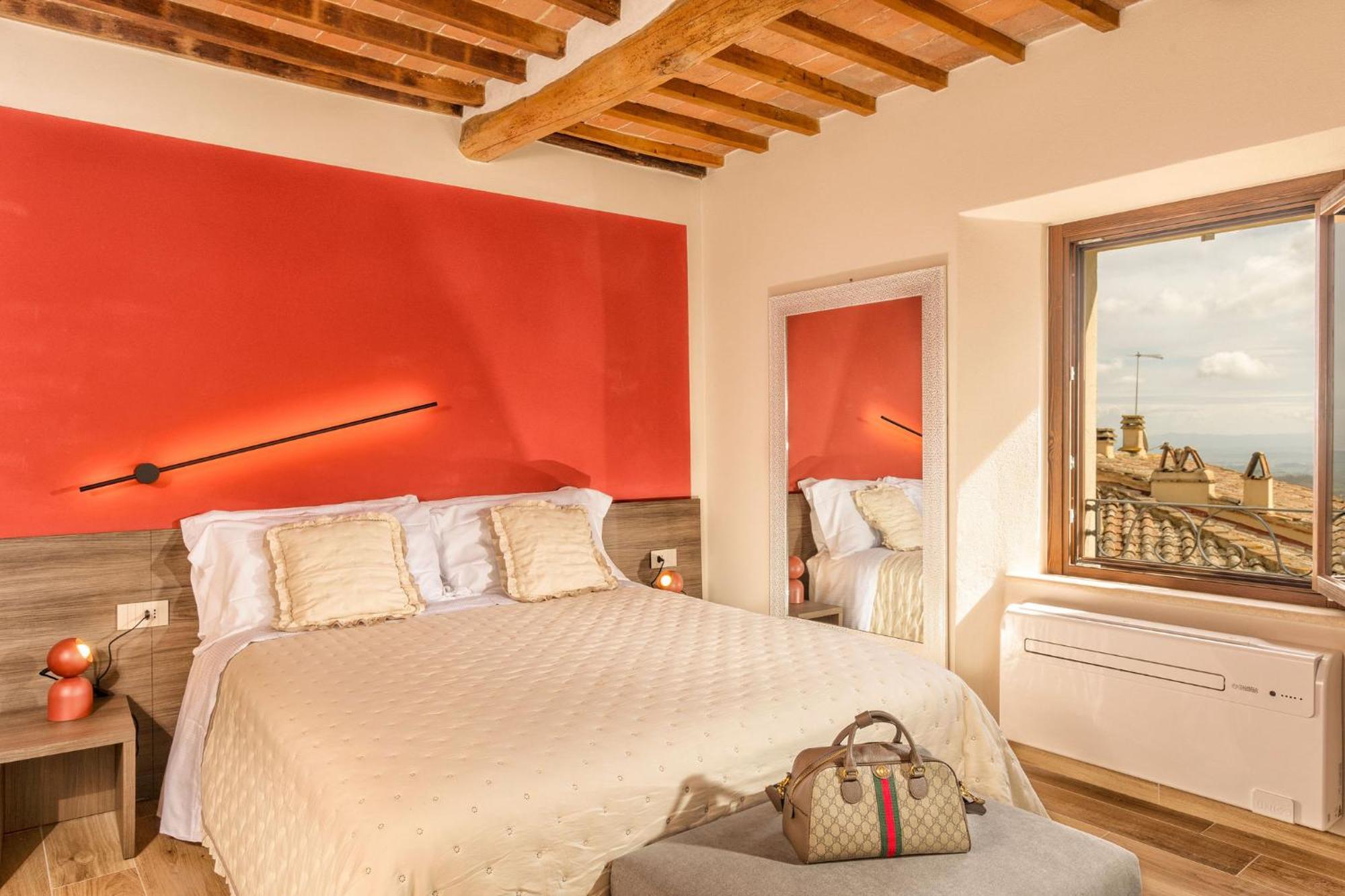 Palazzo Falcinelli Luxury Room In Montepulciano Center With Air Conditioning And Elevator Exterior photo