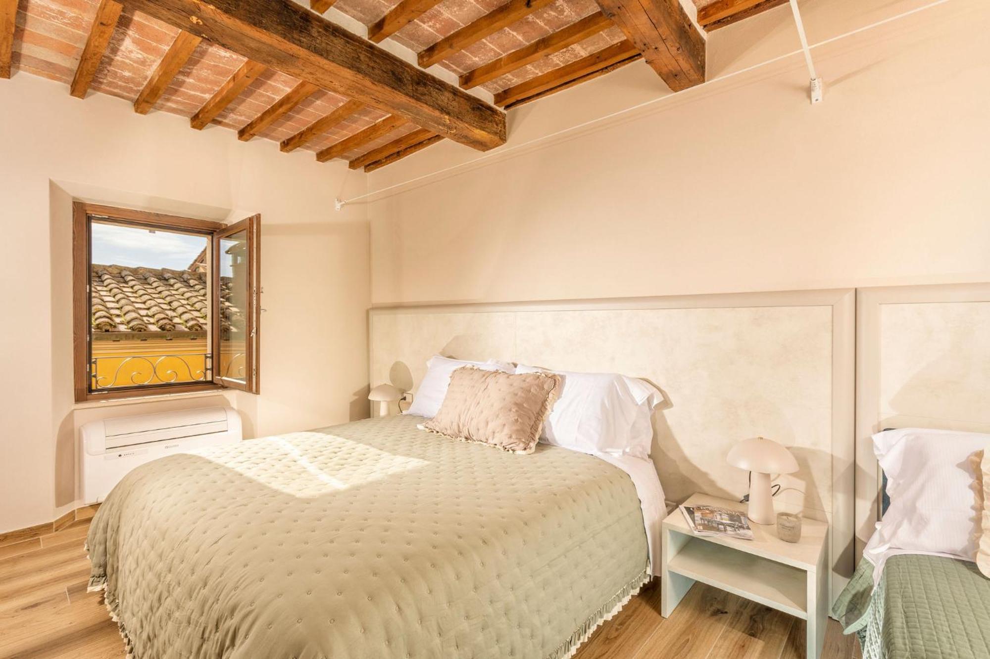 Palazzo Falcinelli Luxury Room In Montepulciano Center With Air Conditioning And Elevator Exterior photo