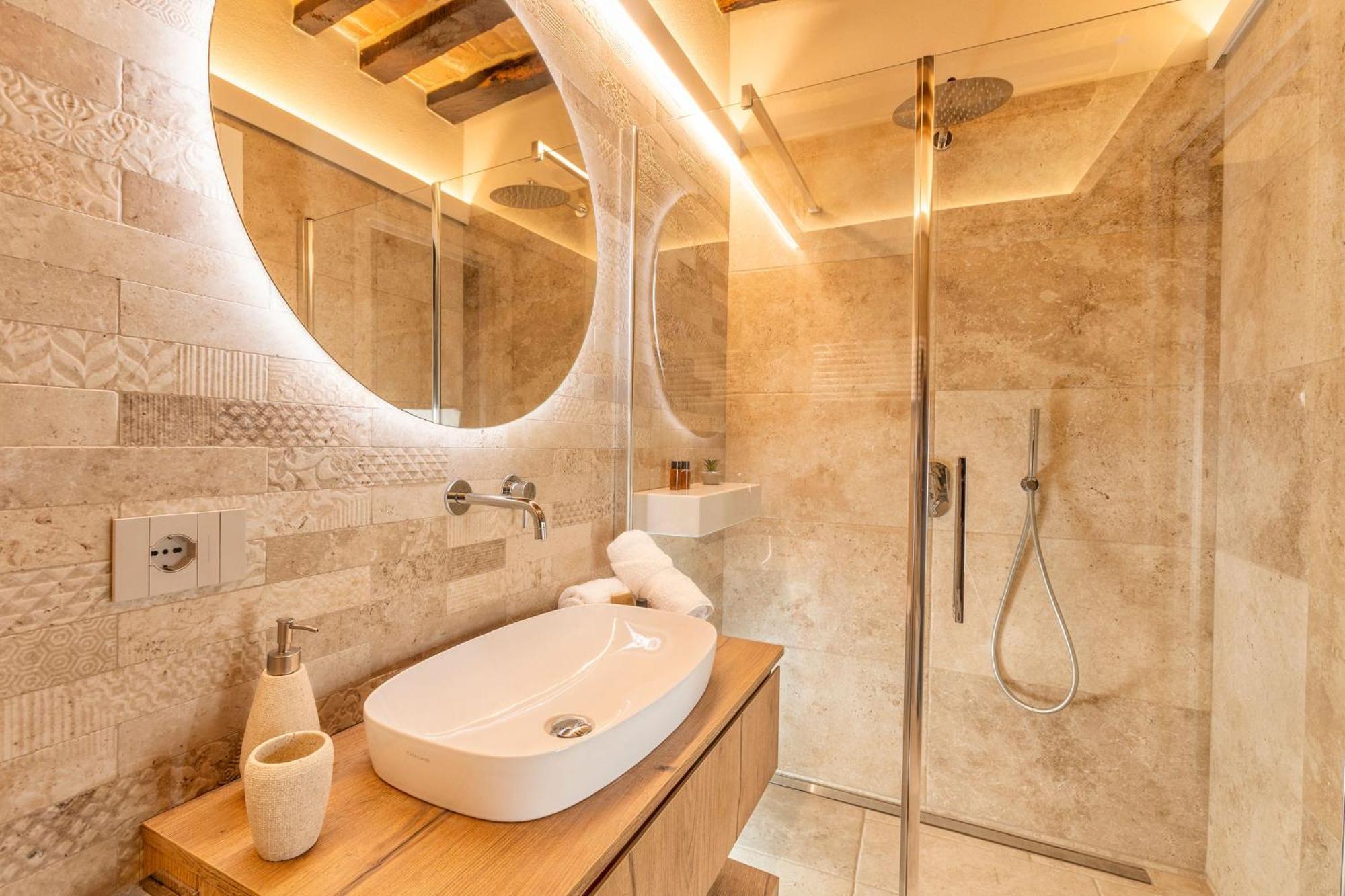 Palazzo Falcinelli Luxury Room In Montepulciano Center With Air Conditioning And Elevator Exterior photo