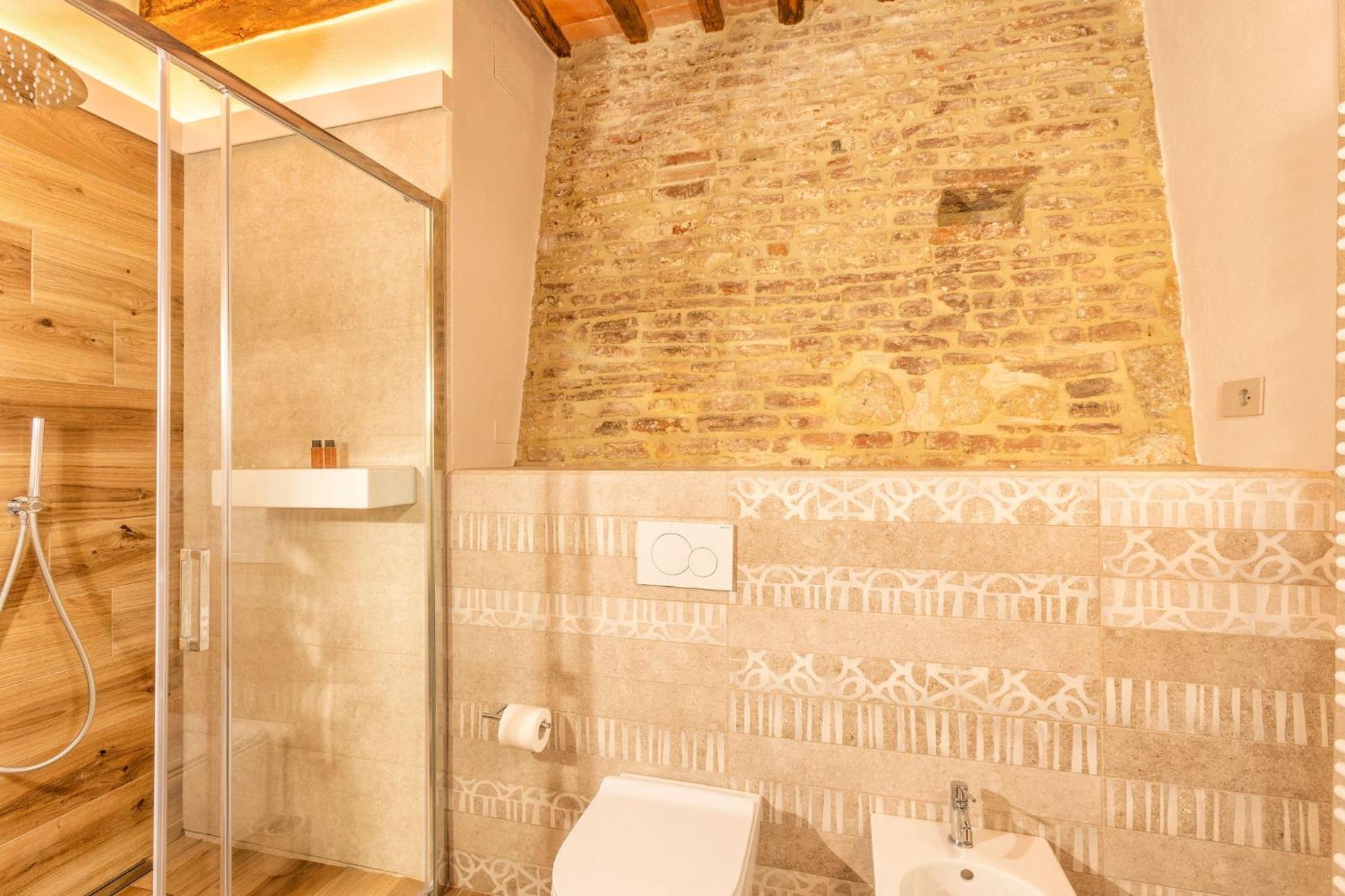 Palazzo Falcinelli Luxury Room In Montepulciano Center With Air Conditioning And Elevator Exterior photo