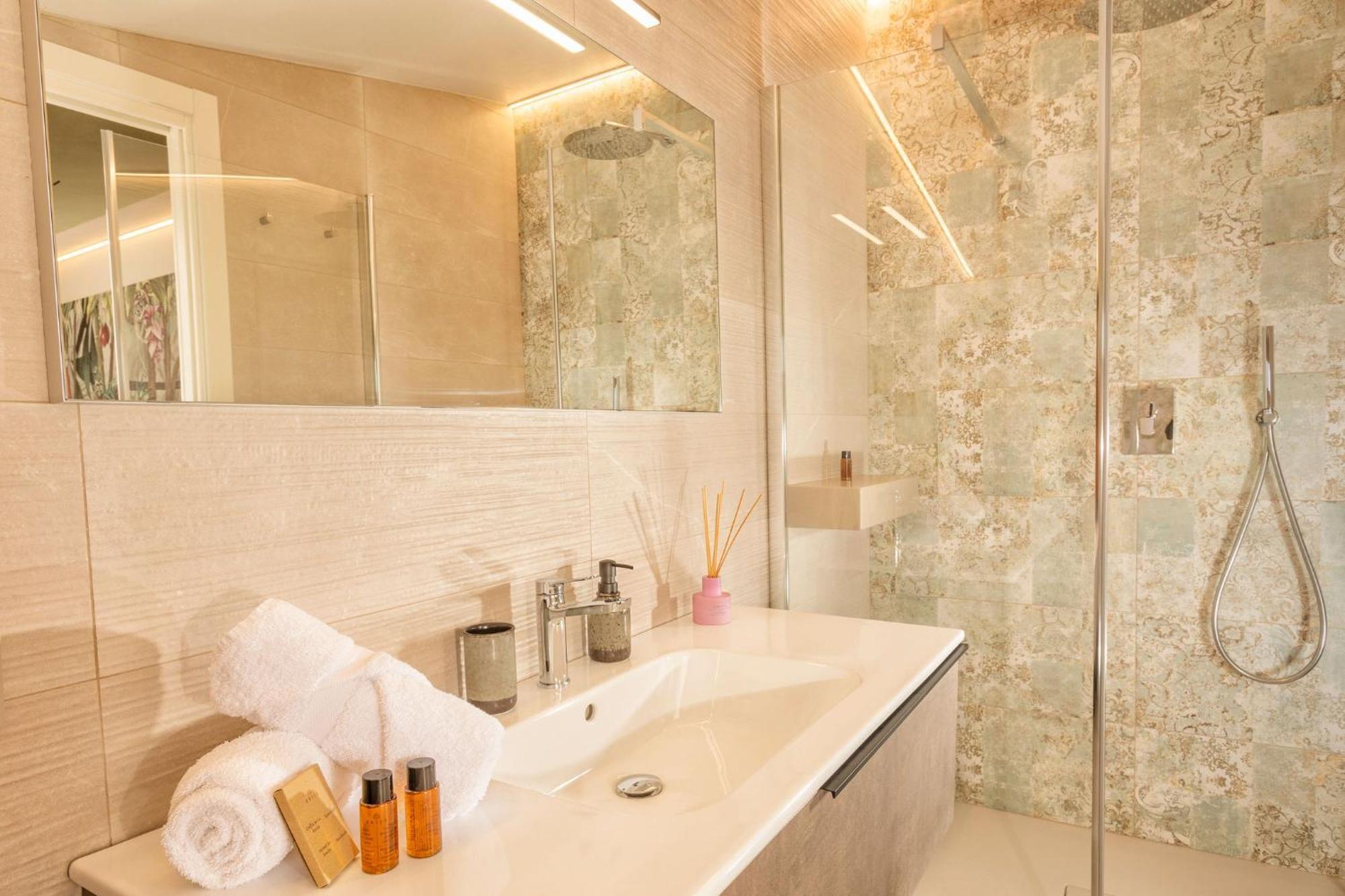 Palazzo Falcinelli Luxury Room In Montepulciano Center With Air Conditioning And Elevator Exterior photo