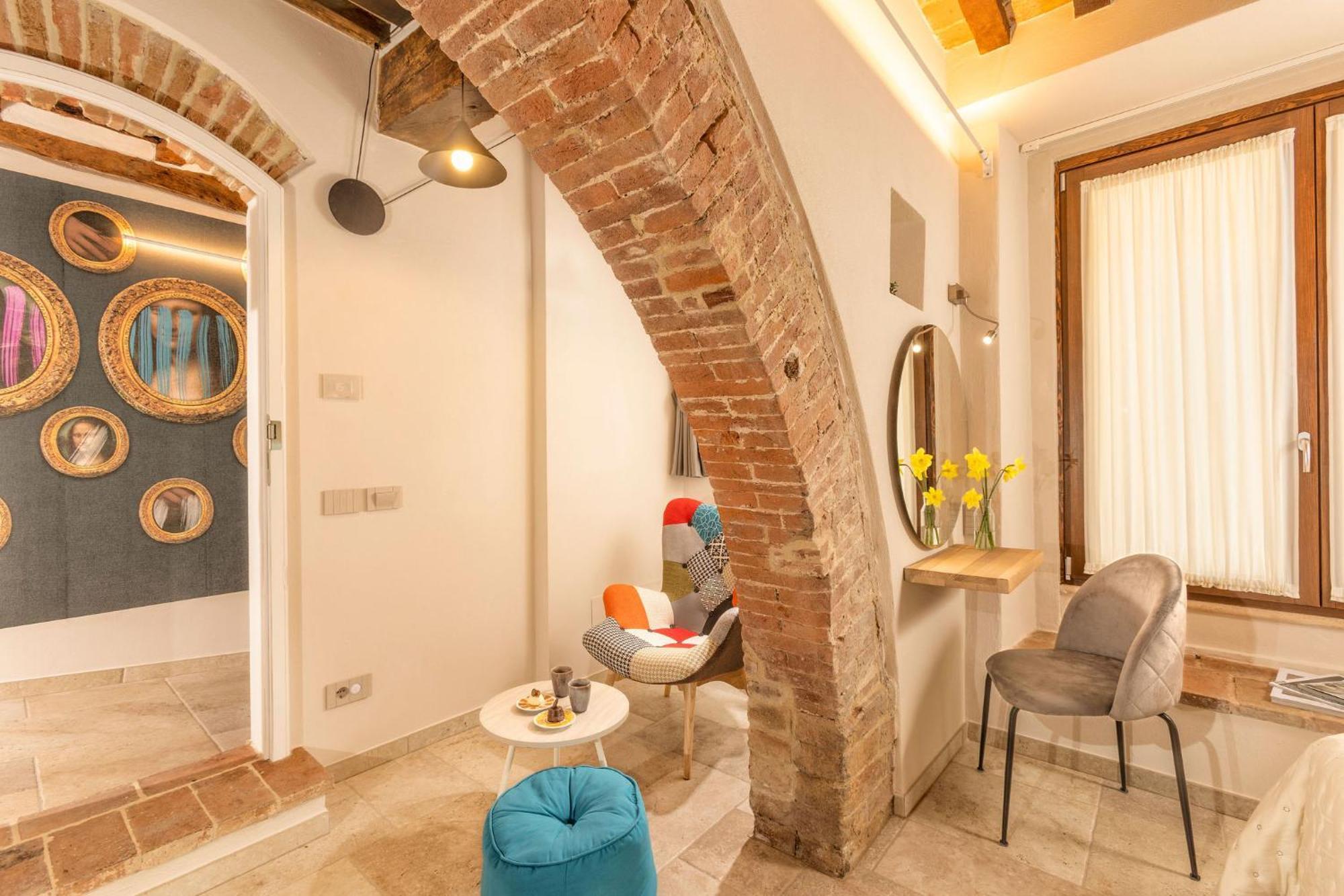 Palazzo Falcinelli Luxury Room In Montepulciano Center With Air Conditioning And Elevator Exterior photo