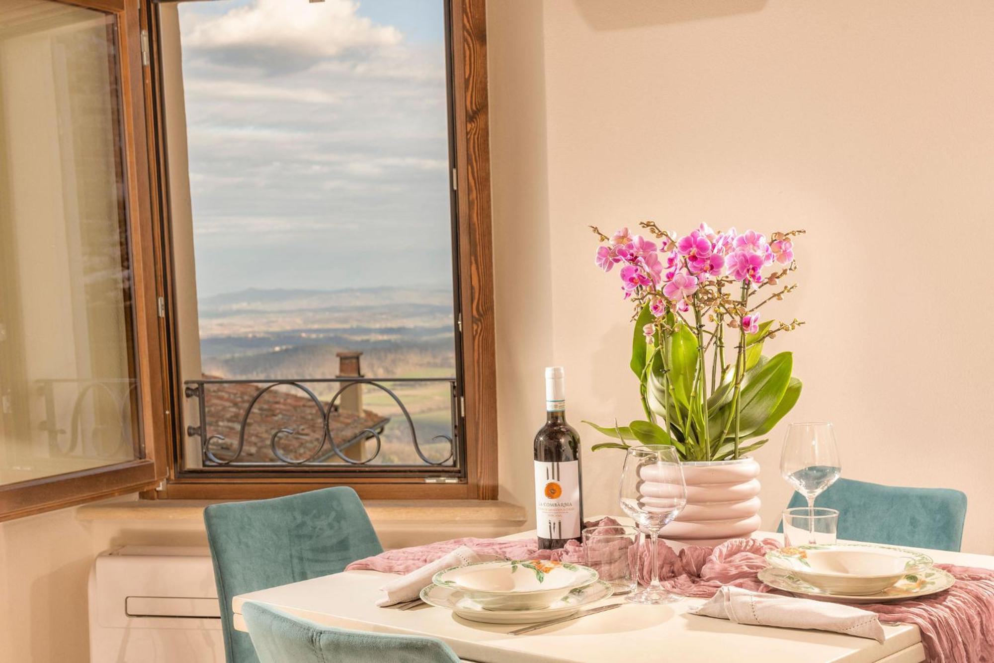 Palazzo Falcinelli Luxury Room In Montepulciano Center With Air Conditioning And Elevator Exterior photo