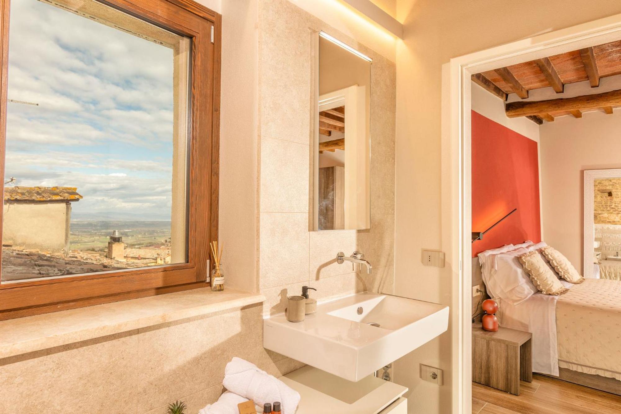 Palazzo Falcinelli Luxury Room In Montepulciano Center With Air Conditioning And Elevator Exterior photo